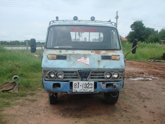 ขายรถหกล้อร้อยแรง