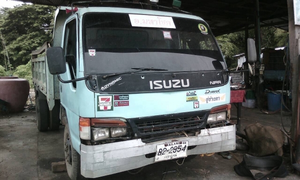 ขายหกล้อดัพม์ ISUZU. NPR 120 ฝาขาว พวงมาลัยเพาเวอ แอร์ มีสโล โทร.086-7383532