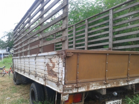 ขายรถบรรทุก6ล้อคอก HINO FC4J เครื่อง JO5C 145 แรง ยาว5.50เมตรภายในคอลโชลดี เบาะที่นั่งขาด หัวตีเก็บสี ยางด้อย คัสชีส์สวย เครื่องมีอ่อนนิดๆ ตามสภาพครับ