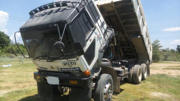 Mitsubishi (คุณหลง) FN 527 M ปี 38 เปลี่ยนเครื่องมา เป็น 260 แรงม้า ลงเล่มแล้ว เครื่องดี คัทซ์ซีดี