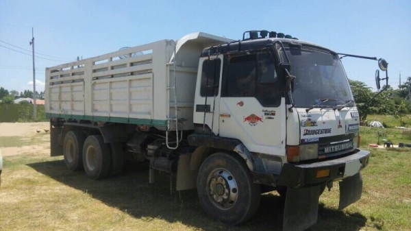 Mitsubishi (คุณหลง) FN 527 M ปี 38 เปลี่ยนเครื่องมา เป็น 260 แรงม้า ลงเล่มแล้ว เครื่องดี คัทซ์ซีดี