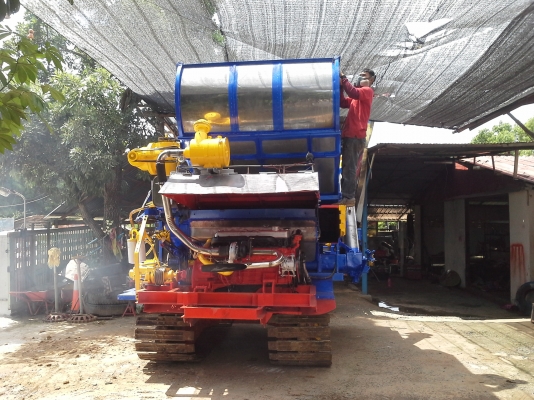 เสร็จแล้วครับ ขาย ไทยเจริญ เดิน 10 ht  เครื่องมิตตซู 220 ปั้มไดกิ้น 22