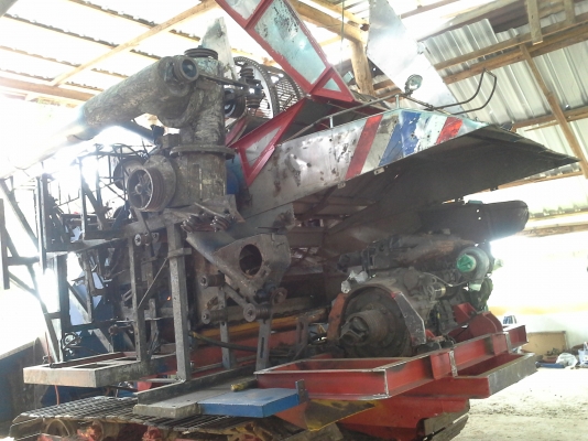 เสร็จแล้วครับ ขาย ไทยเจริญ เดิน 10 ht  เครื่องมิตตซู 220 ปั้มไดกิ้น 22