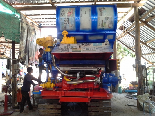 เสร็จแล้วครับ ขาย ไทยเจริญ เดิน 10 ht  เครื่องมิตตซู 220 ปั้มไดกิ้น 22