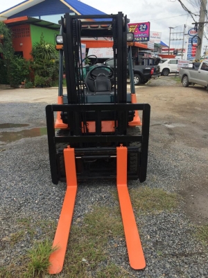 ขายถูกๆTOYOTA 7FG25 ยก2.5ตันยกสูง3เมตร เกียร์ออโต้ เบนซิน/แก๊ส ยางตัน 4 เส้น รถสวยมากๆ ขาย249,000 จะเด็ด 094-4267888