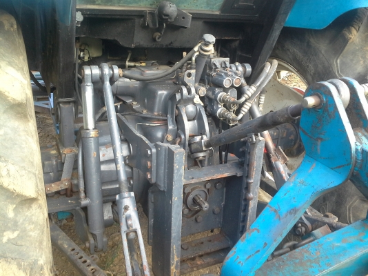 ขายฟอดร์ 6640 สองเพานิวฮอแลน เกียรธรรมดา 12&times;12 แอเย็นดันหน้าหางสี่ไคเฮงหลี เล่มทะเบียนพร้อมใช้