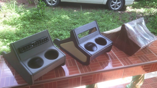 ขายคับคอลโซนใต้เกียร์ของรถตู้