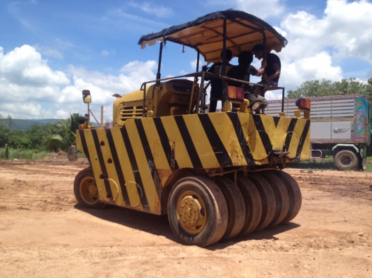 ขายรถบด ล้อยาง 11 ล้อ ขายรถบด ล้อยาง 11 ล้อ