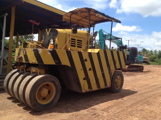 ขายรถบด ล้อยาง 11 ล้อ ขายรถบด ล้อยาง 11 ล้อ