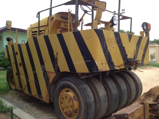ขายรถบด ล้อยาง 11 ล้อ ขายรถบด ล้อยาง 11 ล้อ