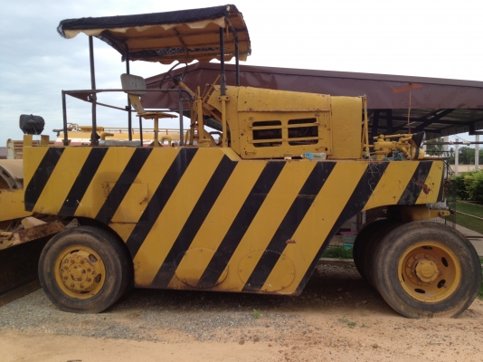 ขายรถบด  ล้อยาง  11 ล้อ