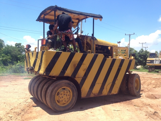 ขายรถบด ล้อยาง 11 ล้อ ขายรถบด ล้อยาง 11 ล้อ