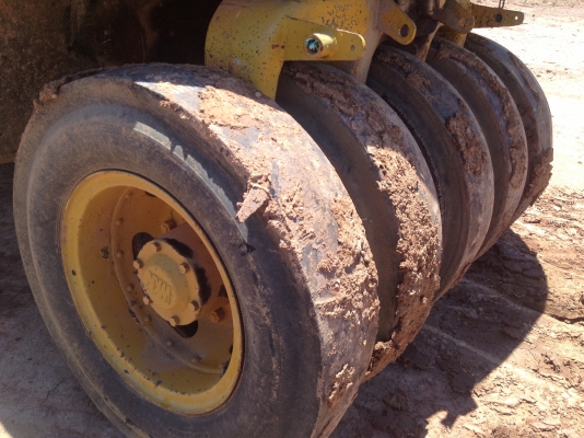 ขายรถบด ล้อยาง 11 ล้อ ขายรถบด ล้อยาง 11 ล้อ