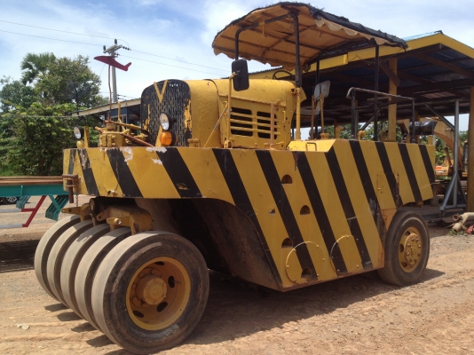 ขายรถบด ล้อยาง 11 ล้อ ขายรถบด ล้อยาง 11 ล้อ