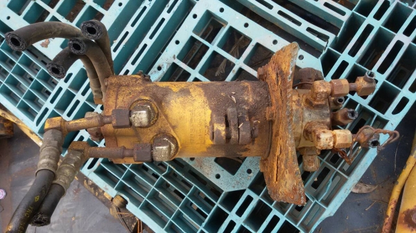 ขายใจกลางแบคโฮ เก่านอก ไม่เคยใช้งานในไทย ติดต่อด่วน 081-9176906