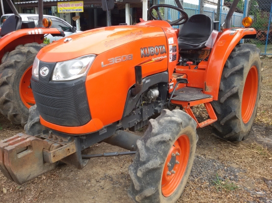 ปัญญาแทรคเตอร์..จัดมาให้ครับ ด่วน!!!คูโบต้า L3608 ตัวเปล่า รถไร่สีเดิมๆ