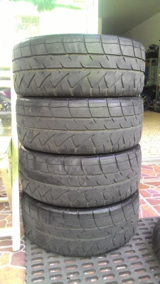 ขายยาง KUMHO V720 195-50-15 ปลายปี14 ลงพื้นปี15 สภาพสวย ดอกหนาๆ เนื้อนิ่ม ไม่กินข้าง ไม่มีบวม