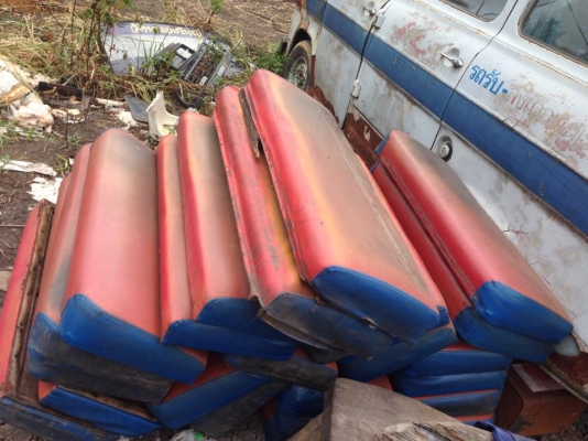 ขายครับเบาะรถบัส 52 ที่นั่งให้หมดเลย 5000 บาท