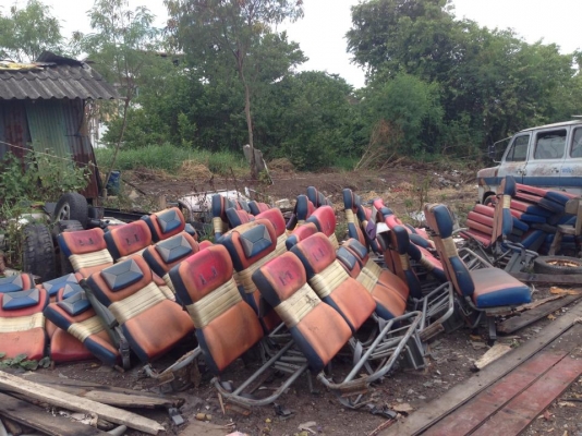 ขายครับเบาะรถบัส 52 ที่นั่งให้หมดเลย 5000 บาท