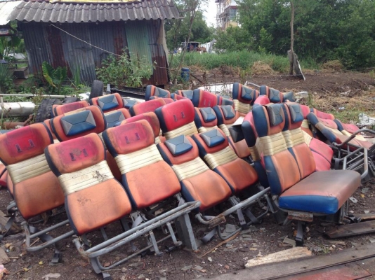 ขายครับเบาะรถบัส 52 ที่นั่งให้หมดเลย 5000 บาท