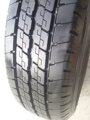 ขายยางป้ายแดง215/70/15 ปี 2015 DUNLOP SPLT36 4 เส้น ขายยางป้ายแดง215/70/15 ปี 2015 DUNLOP SPLT36 4 เส้น