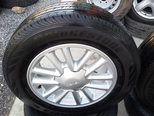 ขายล้อแม็กISUZU All New16 ยาง215/65/16 ปี 4713 4 ล้อ ขายล้อแม็กISUZU All New16 ยาง215/65/16 ปี 4713 4 ล้อ