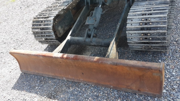 ขายรถเก่านอก komatsu 40-7 หัวเก๋งแทรกเหล็กสภาพสวย สนใจโทร 092-3309229 อี๊ด