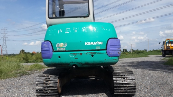 ขายรถเก่านอก komatsu 40-7 หัวเก๋งแทรกเหล็กสภาพสวย สนใจโทร 092-3309229 อี๊ด