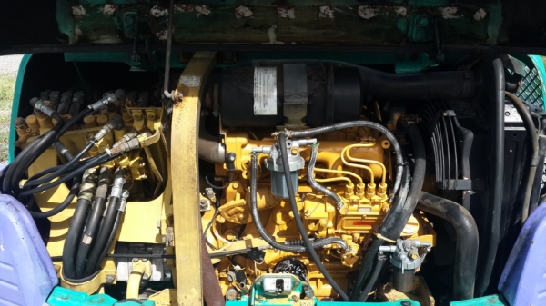 ขายรถเก่านอก komatsu 40-7 หัวเก๋งแทรกเหล็กสภาพสวย สนใจโทร 092-3309229 อี๊ด