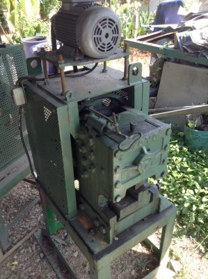 ** เหลือ 1 ตัว ** Sale>>กรรไกรซอยเหล็ก TOYO 3 mm. ไฟ 380v. สภาพใหม่ พร้อมใช้ มี 2 ตัว โทร 089-2499-123 นครปฐม