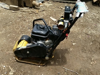 ขาย เครื่องตบ บดอัดดิน และ ยางมะตอย พร้อมใช้งาน VANGUARD เครื่อง ROBIN 6.5 แรง