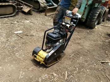 ขาย เครื่องตบ บดอัดดิน และ ยางมะตอย พร้อมใช้งาน VANGUARD เครื่อง ROBIN 6.5 แรง