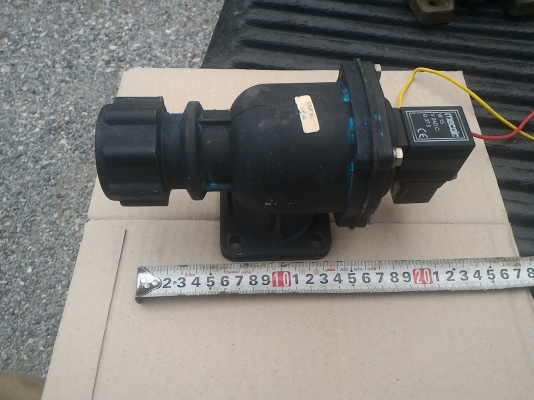 วาล์วไฟฟ้า  mecair ใช้ไฟ DC 24 V. โครงสร้างอลูมิเนียม ท่อทางเข้า 2 นิ้ว ช่องทางออกประมาณ 1.5 นิ้ว