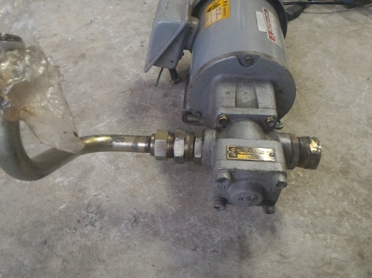 ปั้มไฮดรอลิค OSAKA พร้อมมอเตอร์ MITSUBISHI ขนาด 1 แรงม้า