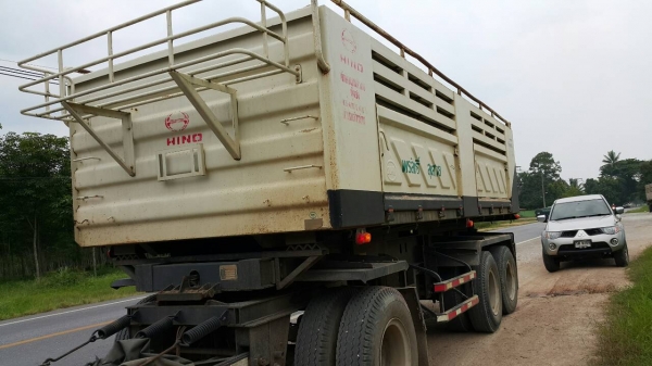 ขายรถบรรทุก 22 ล้อพ่วงแม่ลูกดัมพ์ HINO MEGA 380 แรงม้าปี 2555 ลูกพ่วงสามมิตร 3 เพลา ราคา 2850000