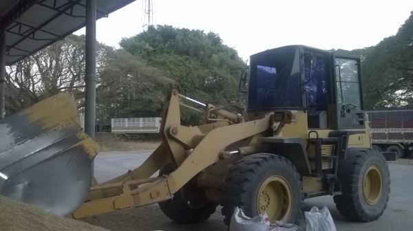 ขายรถตักล้อยาง WA 100 ขายรถตักล้อยาง WA 100