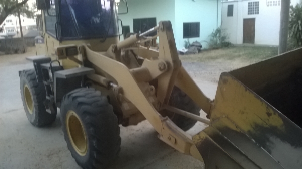 ขายรถตักล้อยาง WA 100 ขายรถตักล้อยาง WA 100