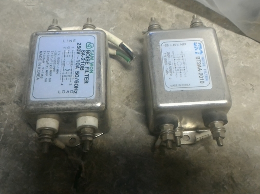 ชุดกรองสัญญาณรบกวน ในระบบไฟฟ้าต่างๆ เช่นมีการรบกวนเข้าทีวี วิทยุ คอมพิวเตอร์ และอื่นๆ