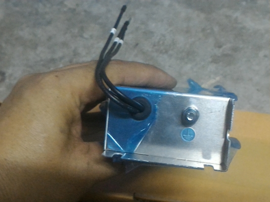 ชุดกรองสัญญาณรบกวน รุ้นใช้กับไฟ 3 เฟส ในระบบไฟฟ้าต่างๆ เช่นมีการรบกวนเข้าทีวี วิทยุ คอมพิวเตอร์ และอื่นๆ