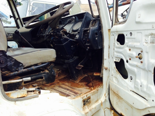 ขายด่วนรถสิบล้อFM187เครือง180แรงม้ารถบรรทุกน้ำ15000ลิตร