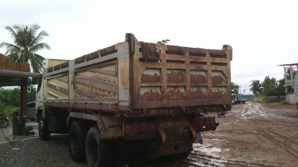 ขายด่วนไอ้หลงยูโรทูสองเพลาดั้ม260แรงราคาเบาๆสภาพสวยๆจัดแนนท์ได้โทร0843923995