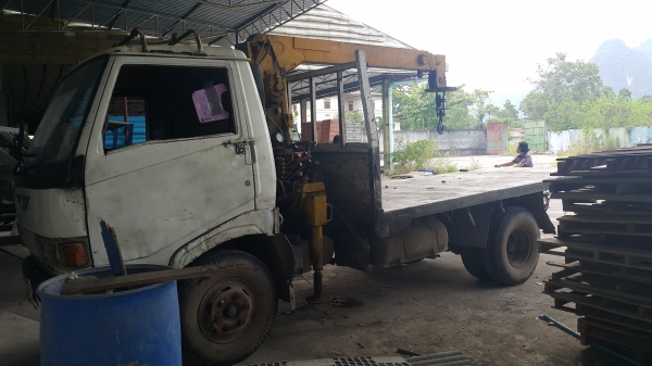 Hino km777  ติดเครน 2.5 ตัน