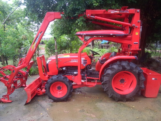 ขายดาวน์รถคีบคูโบต้า 47 แรง ขายดาวน์รถคีบคูโบต้า 47 แรง