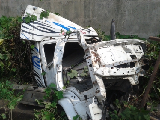 ขาย  3 หัว รถโดนชน / หัวที่่ 1 อีซูสุ สิบล้อ270 แรงม้า หัวที่2  อีซูสุสิบล้อ 195 ล๊อกกี้