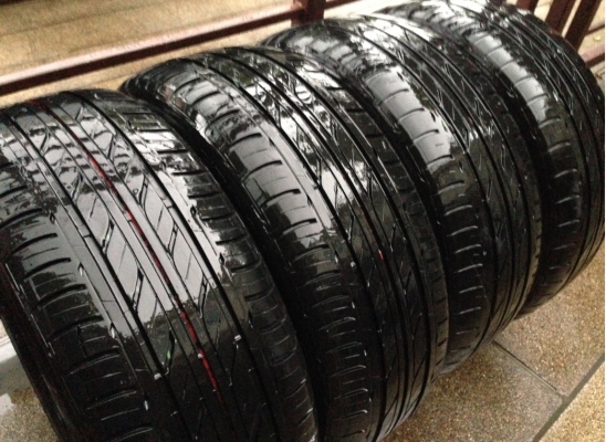 ยาง Bridgestone 215 55 17 ปี12 ดอกเยอะ ยาง Bridgestone 215 55 17 ปี12 ดอกเยอะ