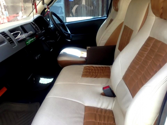 ขาย/เทิร์น (เงินสด) รถตู้ TOYOTA ปี 06 ดีเซล แต่ง VIP 600,000