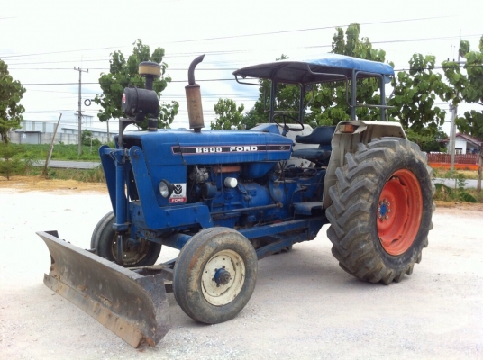 ขายรถไถ ฟอร์ด6600 มือสอง พร้อมอุปกรณ์