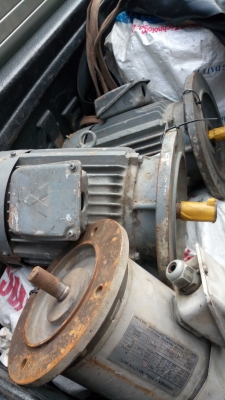 ขาย !! มอเตอร์หน้าแปลน3ตัว มี3แรง2ตัว1 แรง1ตัว ใช้งานได้ทั้งหมด