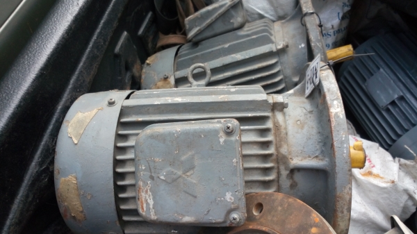 ขาย !! มอเตอร์หน้าแปลน3ตัว มี3แรง2ตัว1 แรง1ตัว ใช้งานได้ทั้งหมด