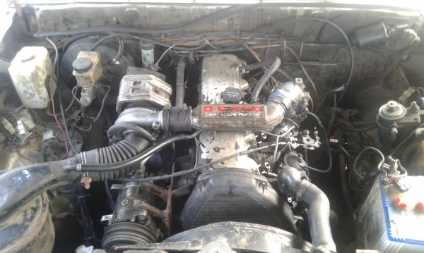 เครื่องToYoTa 2L เทอโบ 2500 CC พร้อมเกียร์ ราคาถูก 30000 บาท พร้อมใบคลุมเครื่อง ติดต่อ มงคล 0892524530